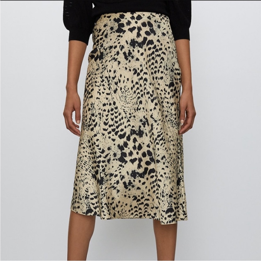 Aritzia Babaton Satin Leopard Skirt Size 0